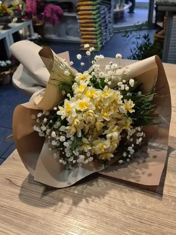 Nergiz Buketleri ile Dekorasyonda Zarafet ve Anlam Katmanın Yolları