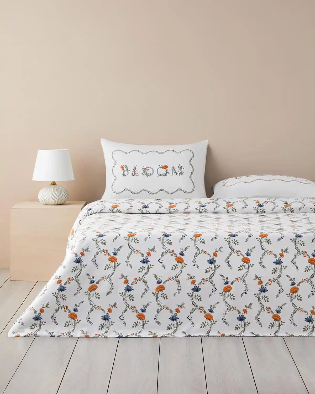 Nevresim Seçimi ve Dekorasyonda Rolü: Yatak Odanızın Şıklığını Artıran Detaylar