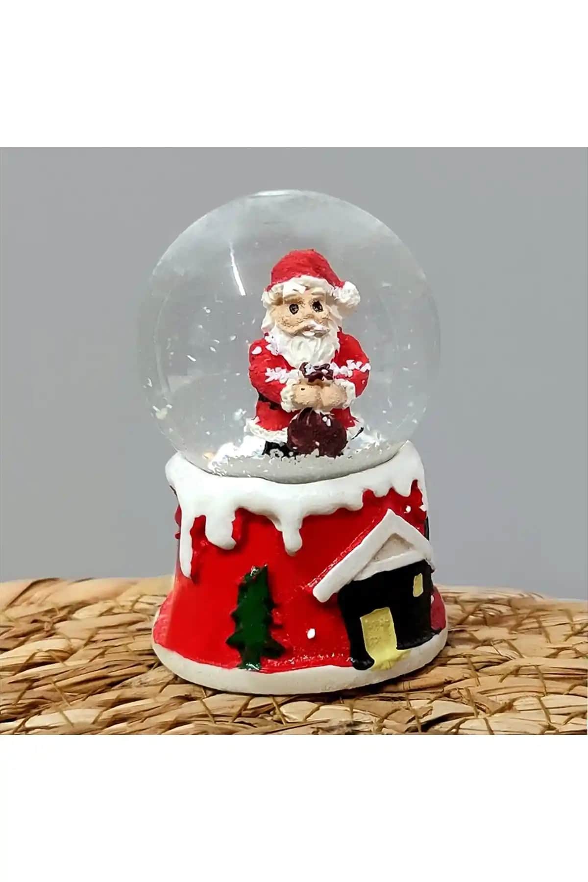 Noel Baba Kar Küresi Dekorasyonunda Şıklık ve Sıcaklık Yaratmanın Yolları