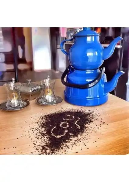 Nostaljik Çaydanlıklar ile Evinizde Vintage ve Modern Dekorasyonun Zarif Uyumu