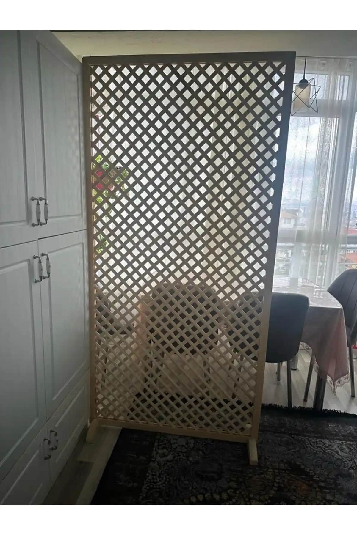 Oda Ayırıcı Paravanlar: Modern ve Fonksiyonel Mekân Bölme Çözümleri