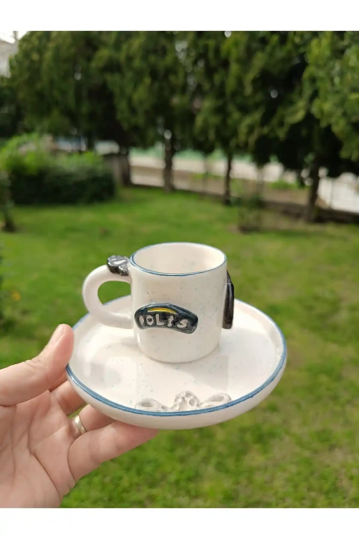 Orta Boy Kahve Fincanları ile Dekorasyonda Zarif ve Şık Dokunuşlar