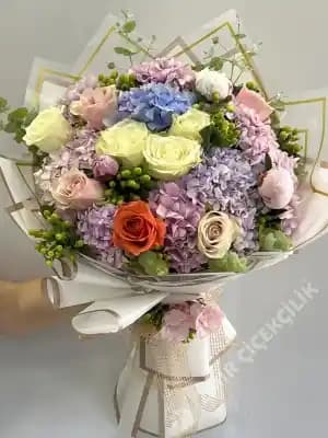 Ortanca Çiçek Sepetleriyle Dekorasyonda Zarafetin ve Doğallığın Şıklığı