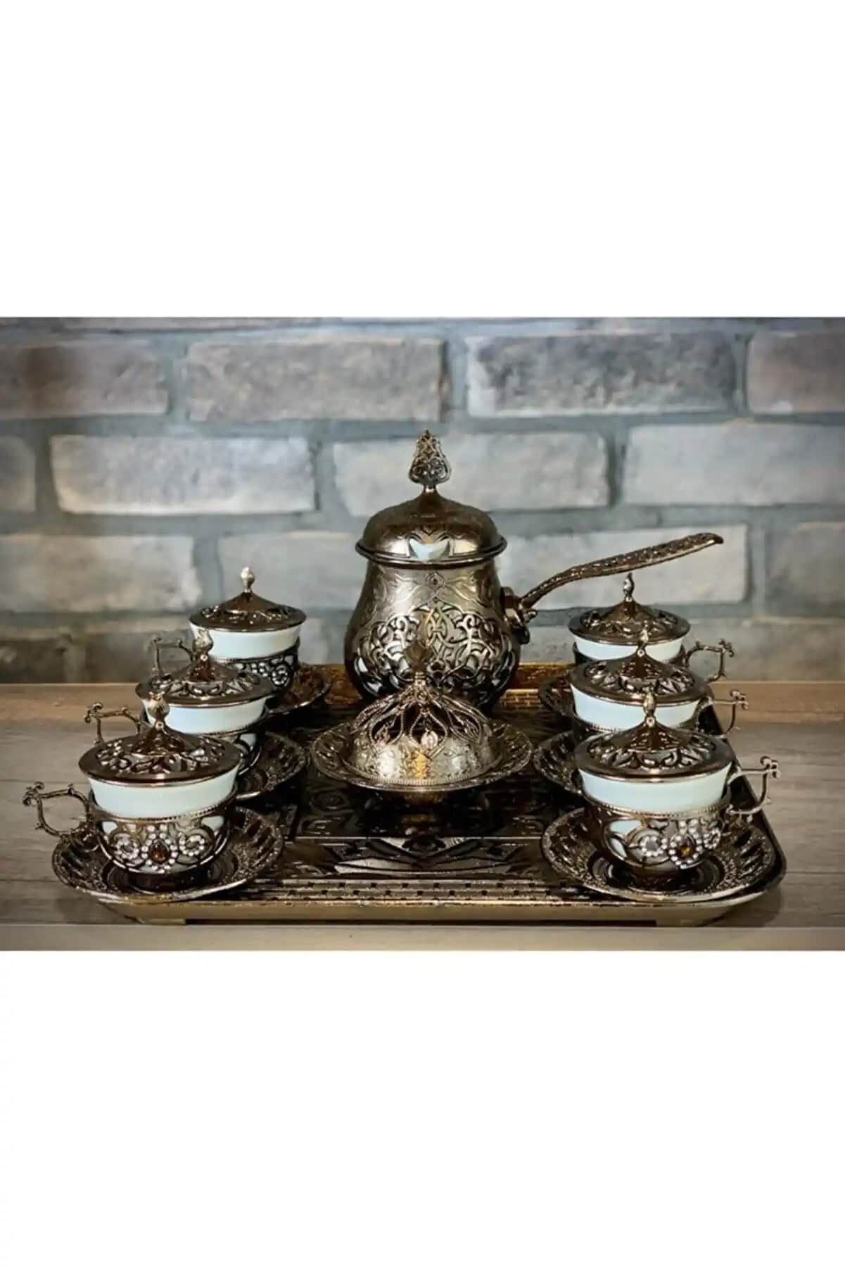 Otantik Fincan Takımlarıyla Evinize Geleneksel ve Şık Bir Dokunuş