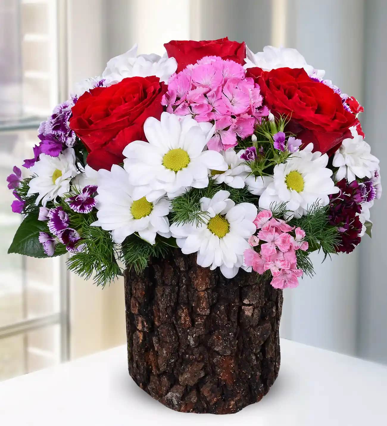 Saksı Çiçekleri ile Mekânlara Zarafet Katmanın En İyi Yöntemleri ve Dekorasyon İpuçları