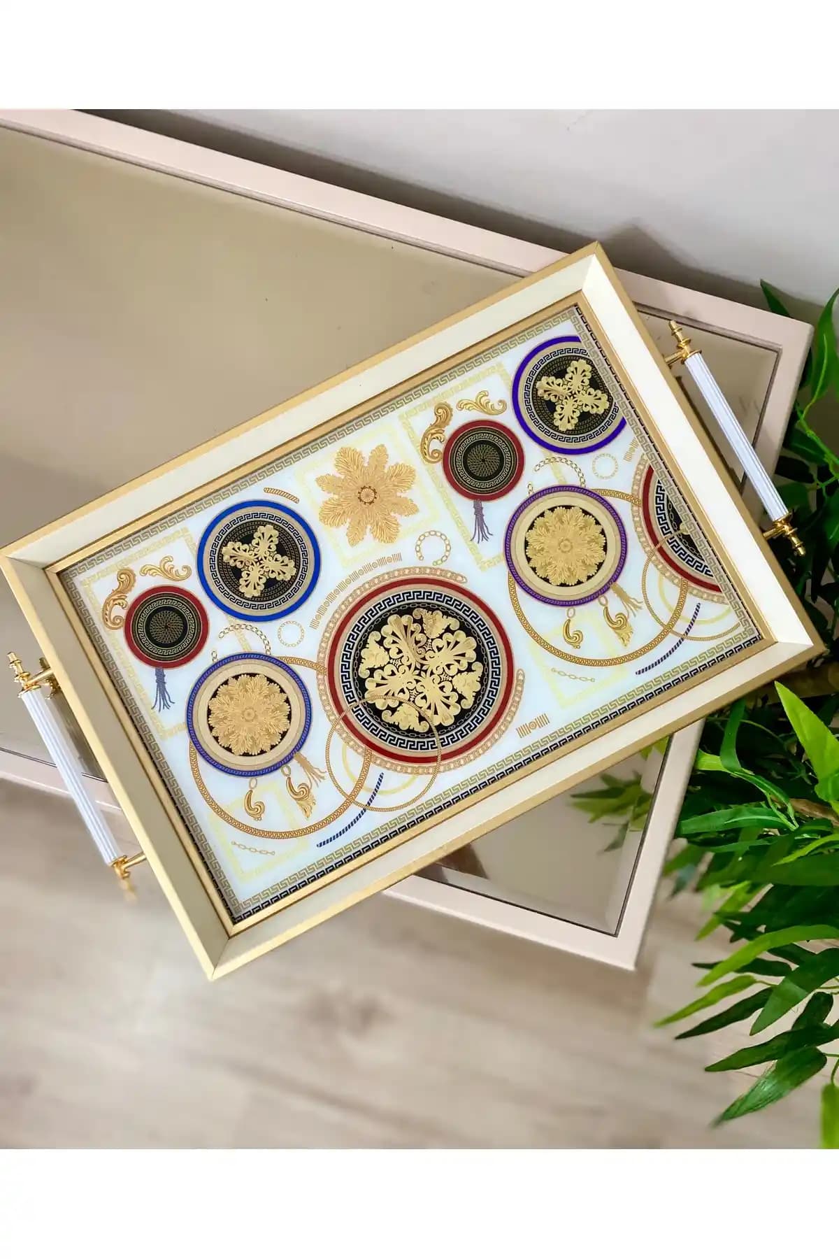 Türk Geleneksel Çeyizlik Tepsi: Dekorasyon ve Mobilya Uyumunda Zarif Parça