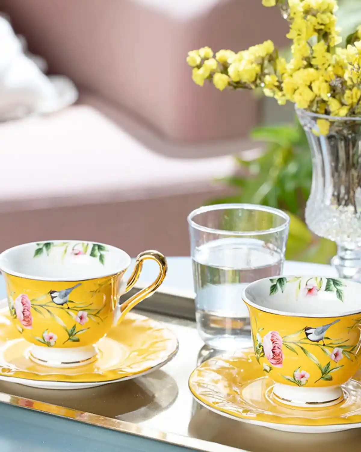 Vanilya Fincanlar ile Ev Dekorasyonunda Zarafet ve Şıklık Yaratma Rehberi