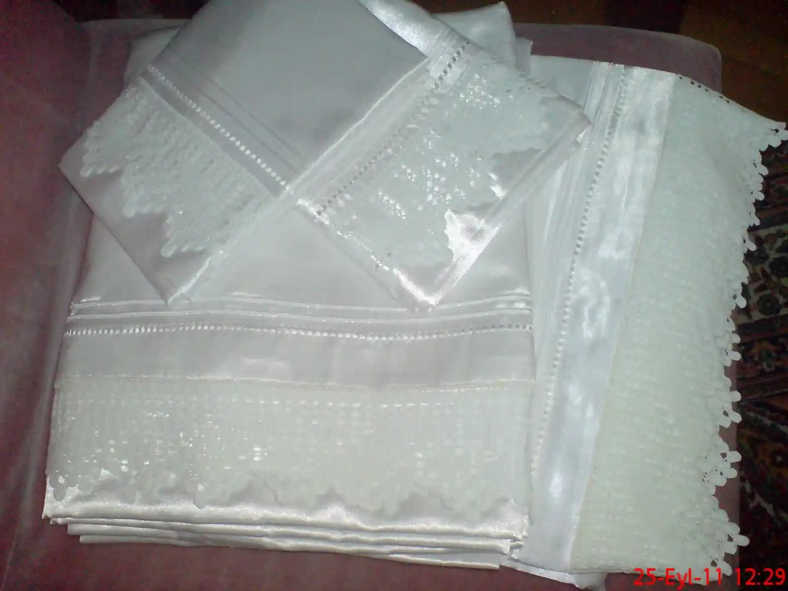 Yatak Odalarına Zarafet Katmanın En Güzel Yolu Dantel Detaylı Çarşaf Takımları