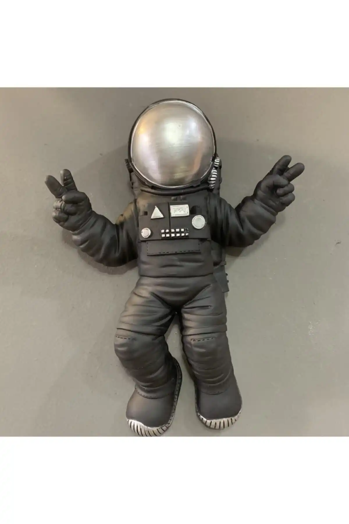 Dev Astronot Heykeli - Modern Duvar Dekoru ve Estetik Dokunuş