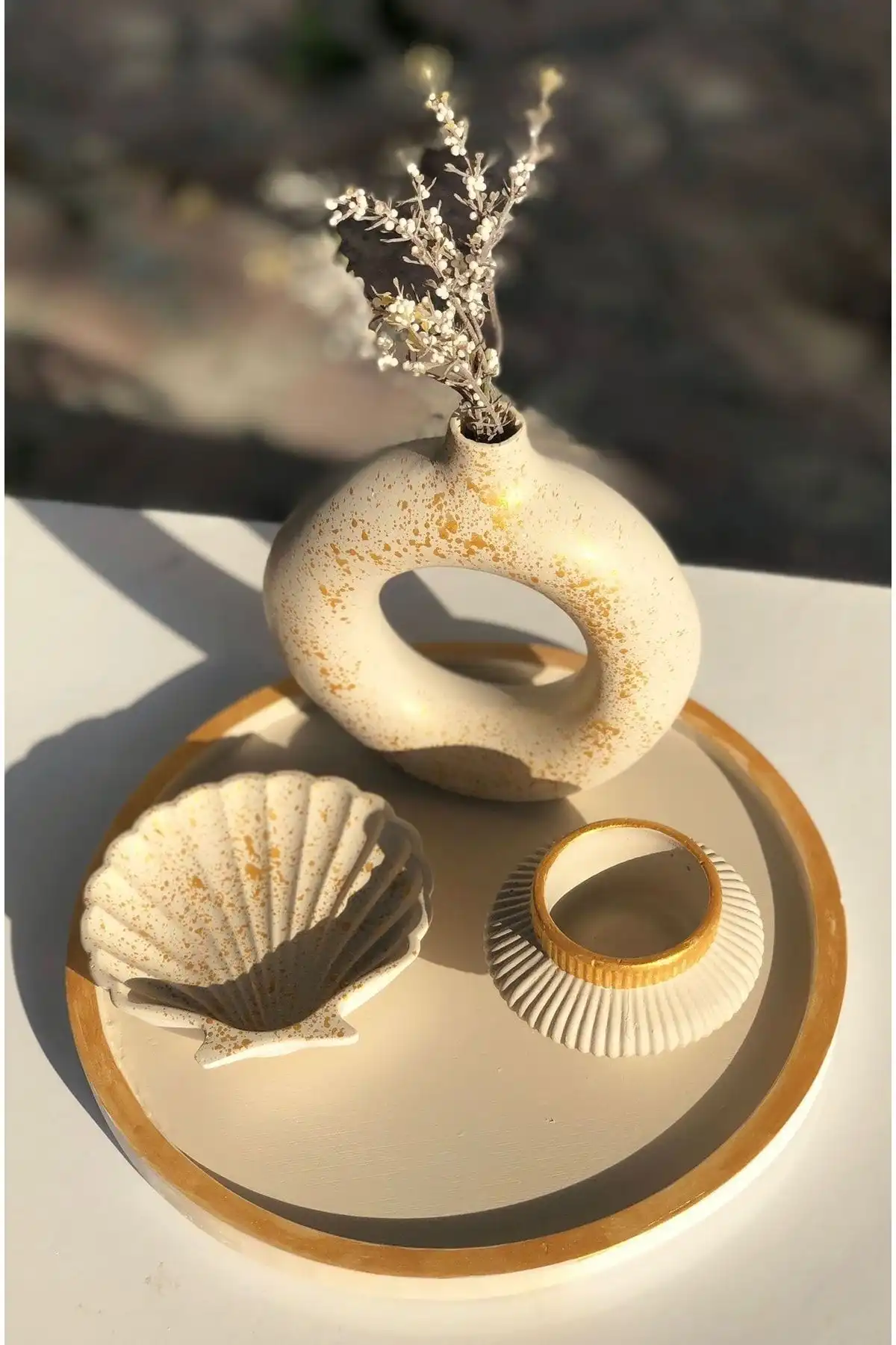 Gold Detay Dekoratif 4'lü Set: Şık ve Fonksiyonel Aksesuarlar