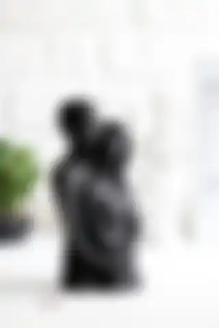 Siyah Sarılan Çift Heykeli - Modern Dekoratif Aksesuar