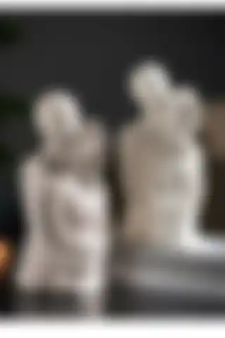 Beyaz Sarılan Sevgili Aşıklar: Romantik Dekorasyon İçin İdeal Seçenek