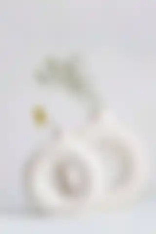 LALEZEN HOME 2'li Beyaz Halka Vazo Obje ile Ev Dekorasyonunda Estetik