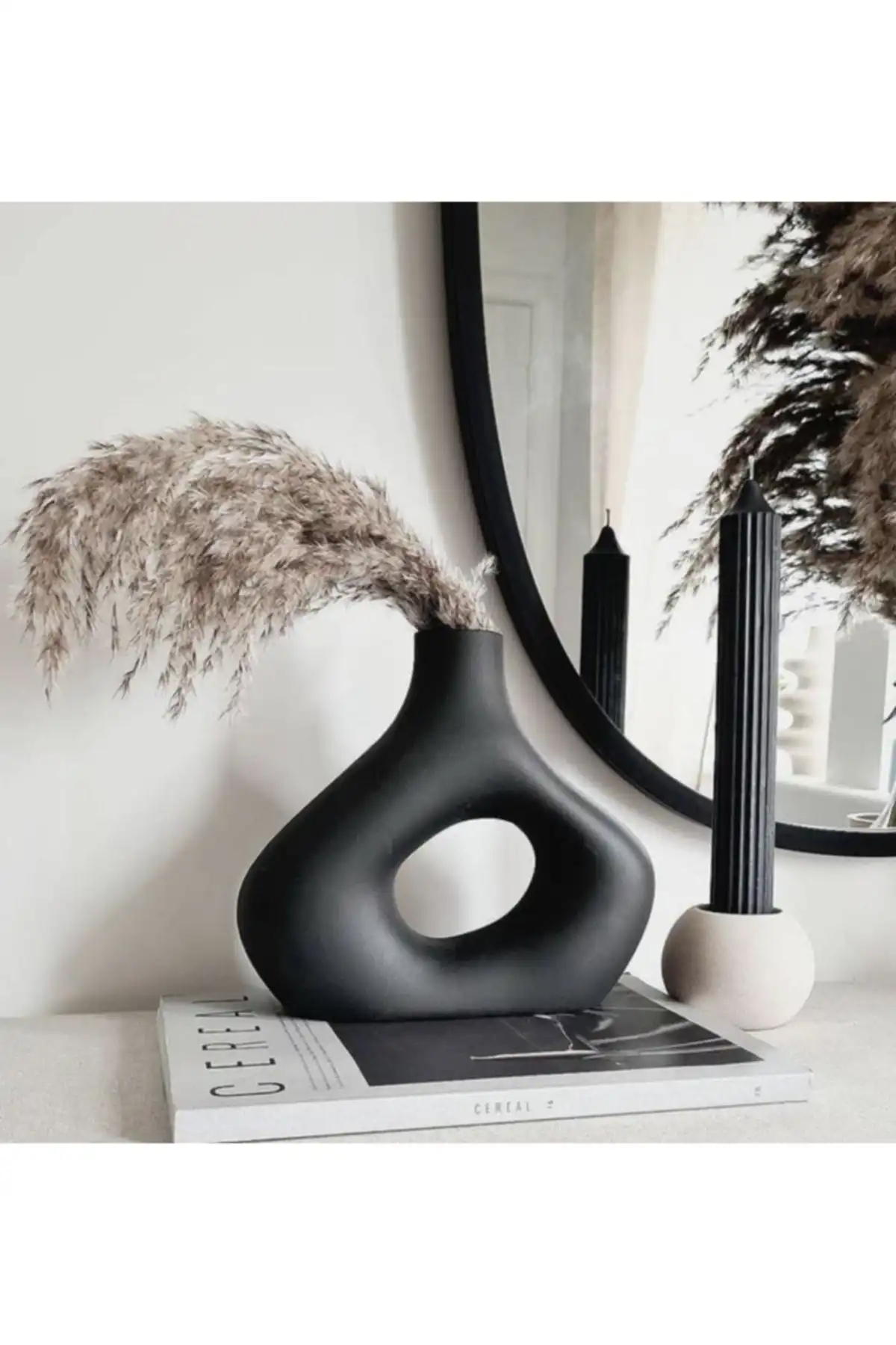 Thiramis Homeconcept Siyah Flat Vazo: Şıklık ve Dayanıklılığı Bir Arada Sunuyor