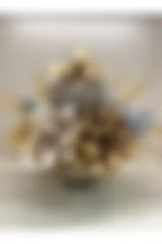 TASARIMHMODA Yapay Çiçekli Antik Çizgili Vazo No:1 ile Estetik Dokunuş