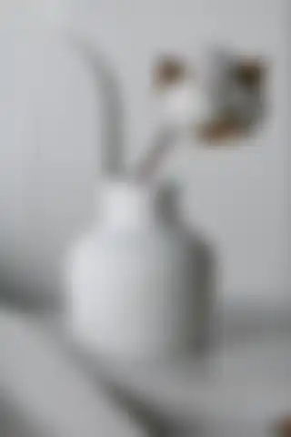 LALEZEN HOME Mini Beyaz Beton Vazo: Modern ve Estetik Bir Seçenek