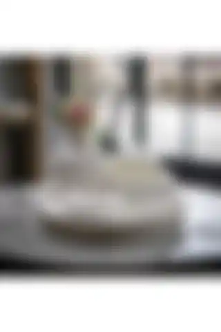 HKM Hobim Beyaz Renk Vazo, Tepsi ve Mumluk Seti ile Şık Dekorasyon