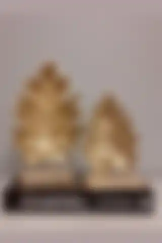 Dekoratif Çınar Ağacı Yapraklı Gold Masa Üstü Sehpa Seçenekleri
