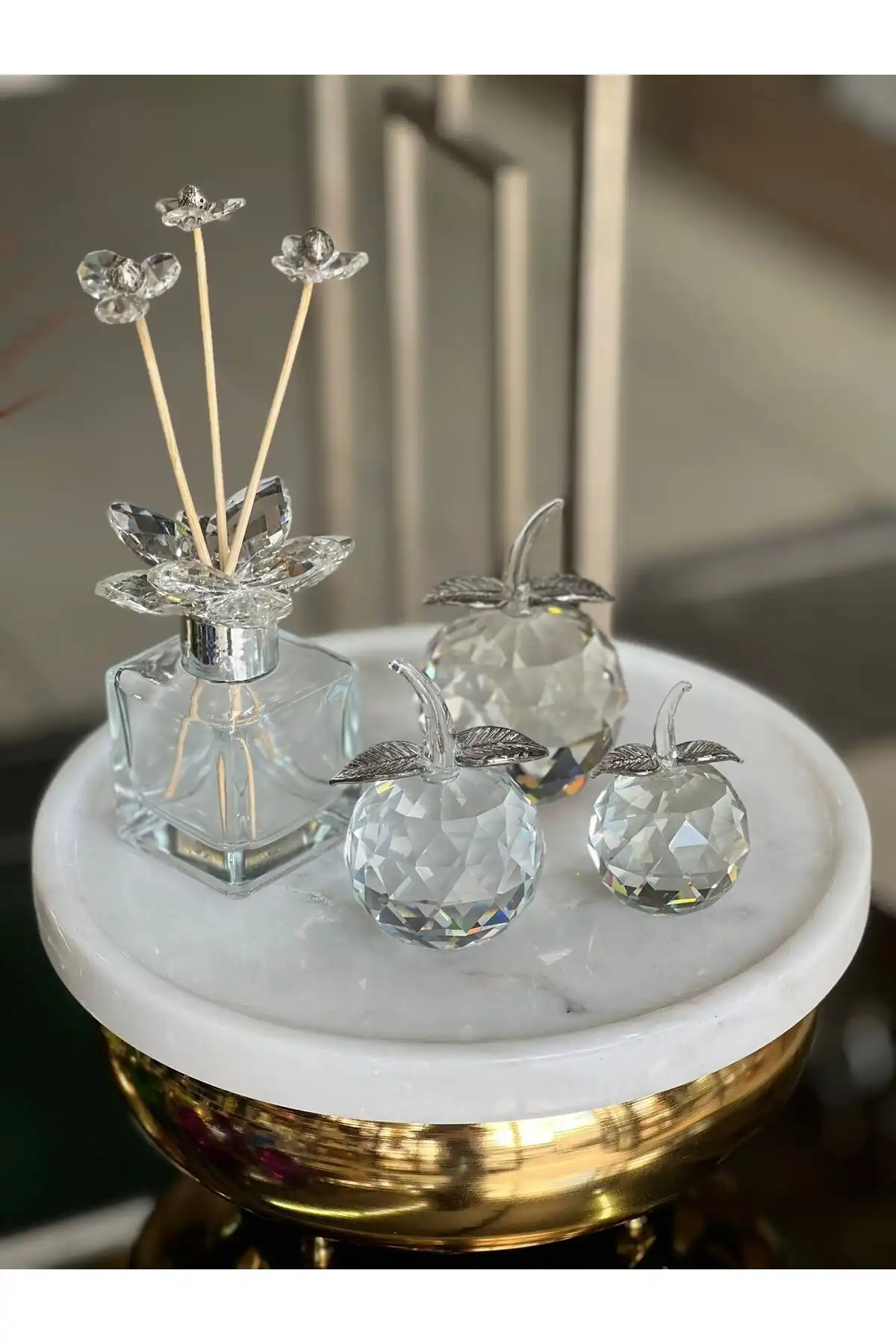 ArzzHome 3'lü Kristal Elma Obje ve Koku Şişesi Seti ile Modern Dokunuş
