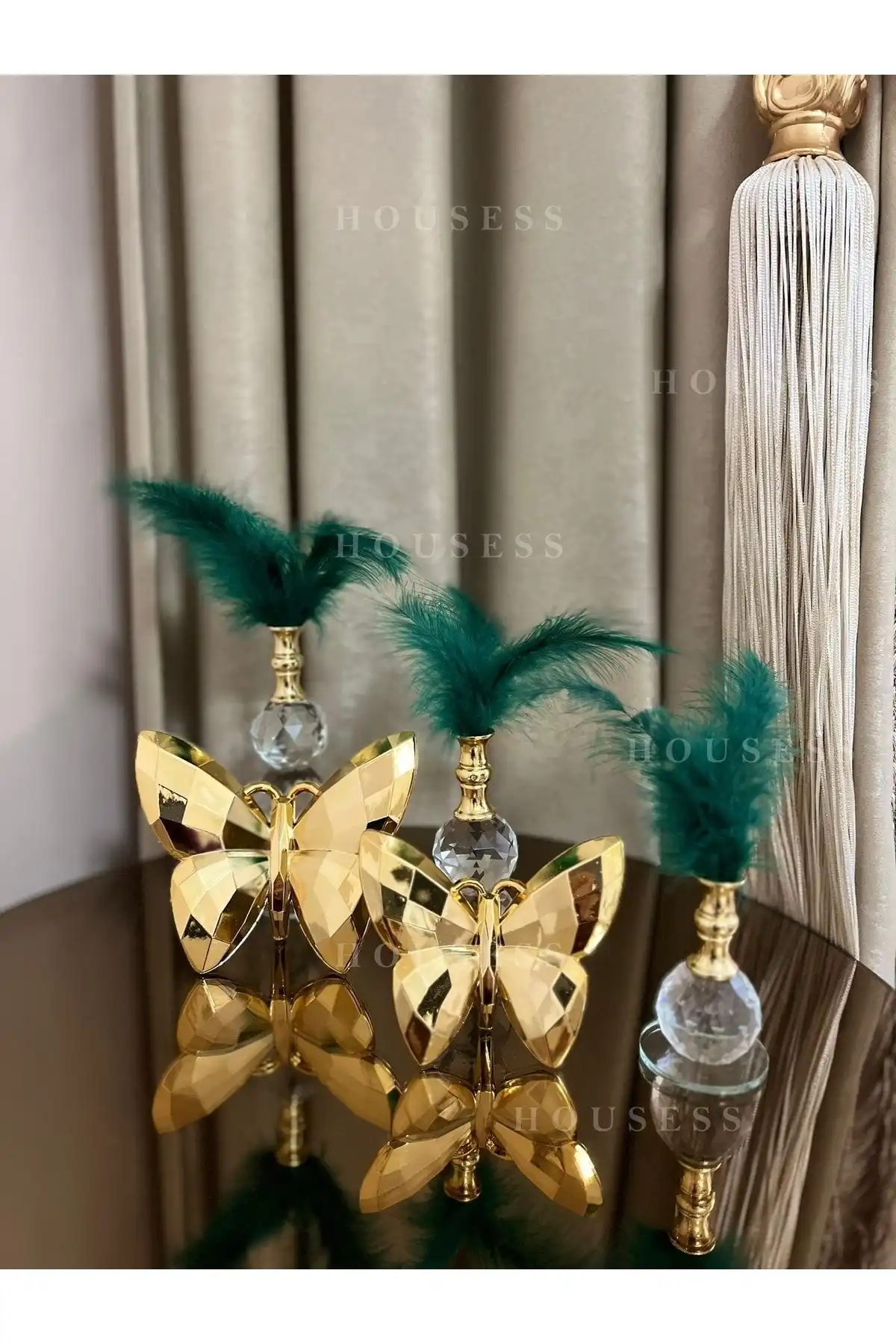 Housess Dekoratif 2'li Gold Kelebek ve 3'lü Gold Tüylük Seti İle Evinizi Güzelleştirin