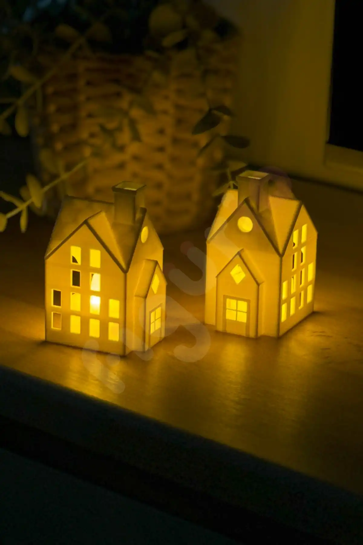 figurio Kış Evi Tealight Mumluk ile Modern ve Sıcak Bir Atmosfer Yaratın