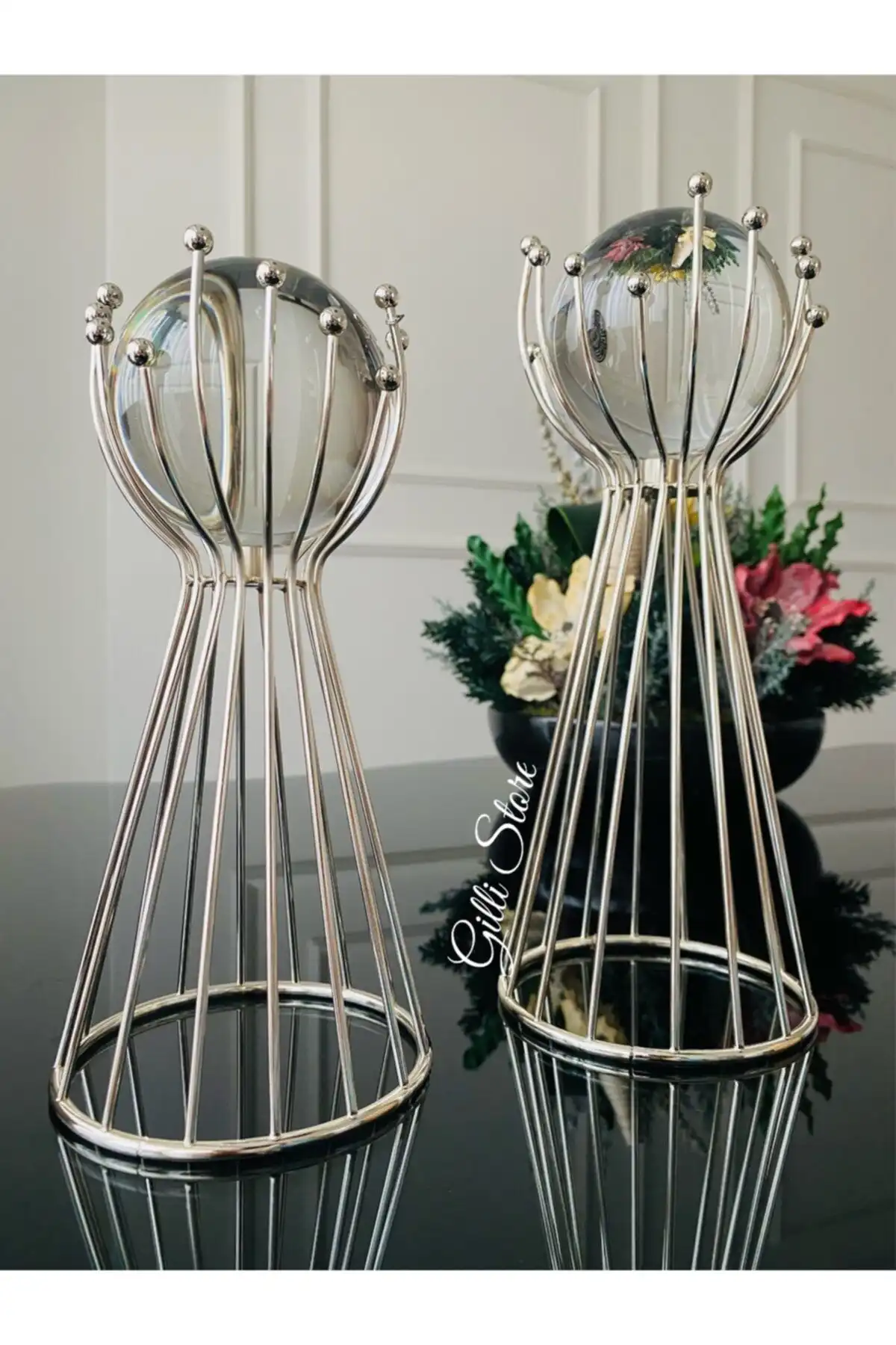 GİLLİ STORE 2'li Dekoratif Metal Küre Seti: Modern Tasarım ve Dayanıklılık
