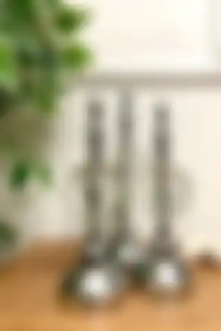 MBA Decor Metal Bending Art: Gümüş Kaplama Cam Küre Seti ile Estetik ve Fonksiyon