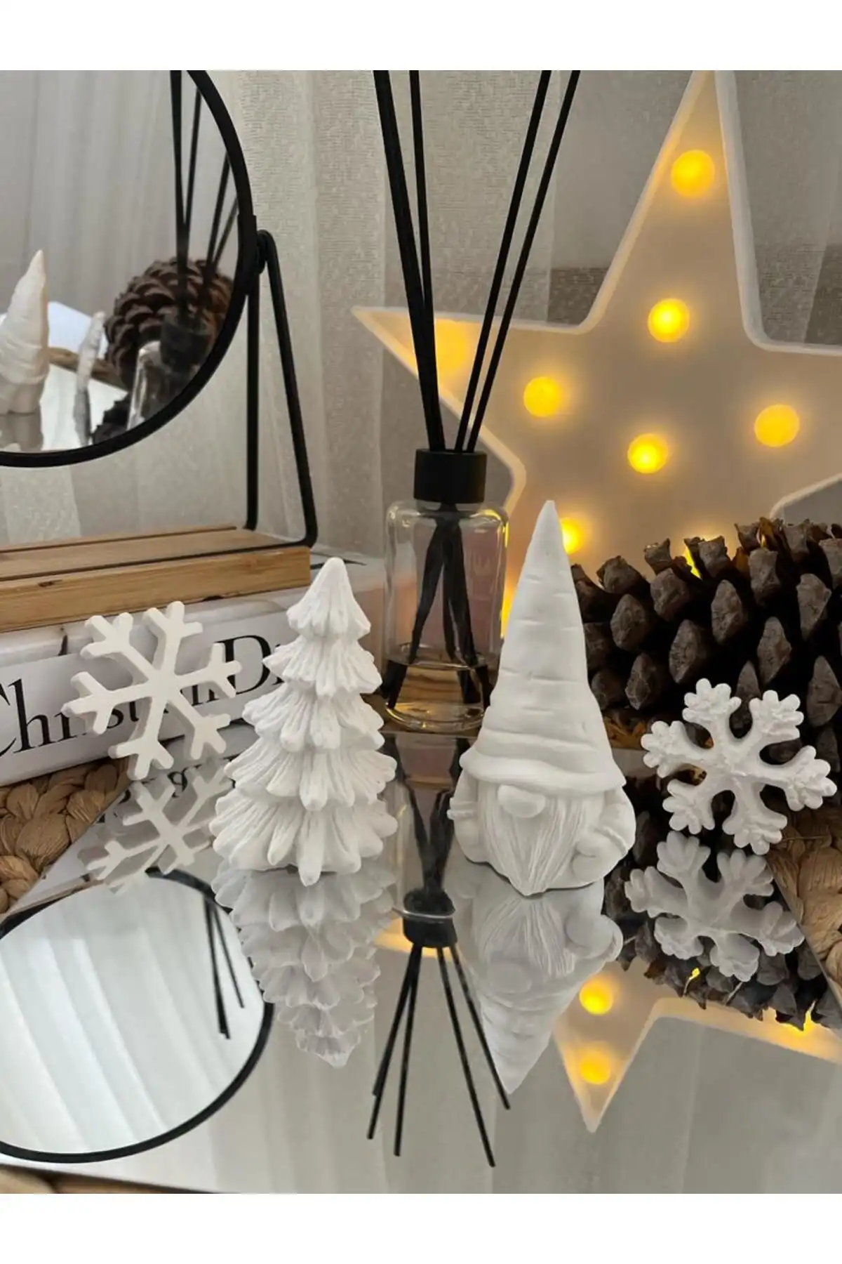 MİMİKRİ HOME Dekoratif Yılbaşı Cücesi ve Kartanesi ile Modern Stilinizi Yansıtın
