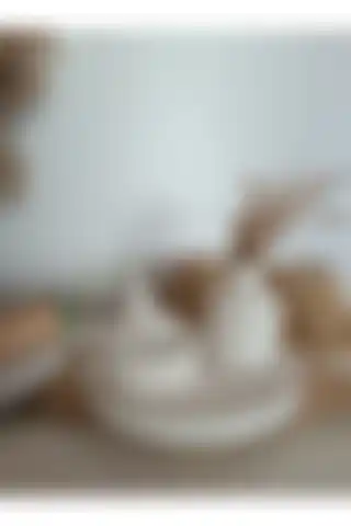 Genel Markalar Mini Beyaz Vazo, Tepsi ve Kapaklı Kutu Seti