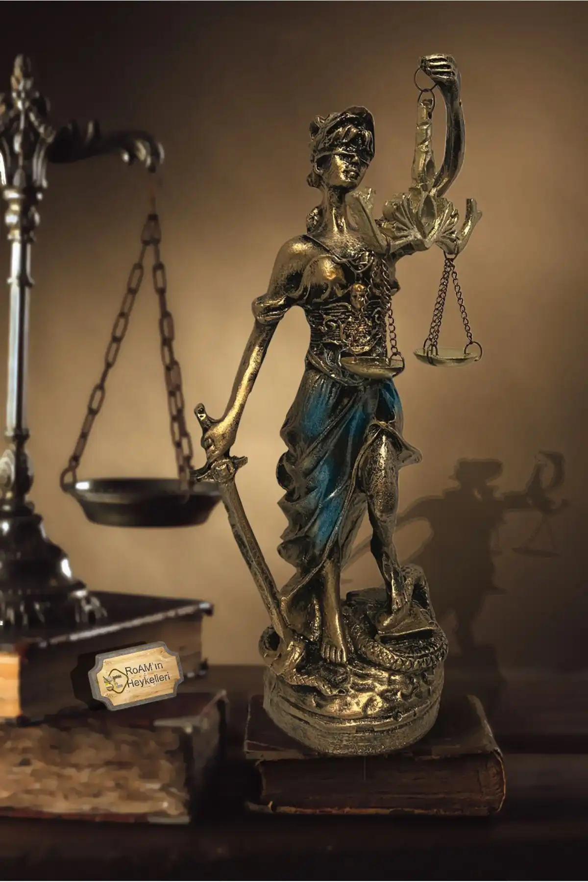 Themis Heykeli: Adalet ve Estetiği Bir Araya Getiren Doğal Parça