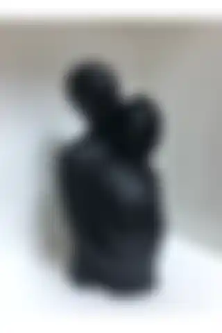 Genel Markalar Sevgili Aşıklar Sarılmış Çift Biblo Dekor ile Estetik Dokunuş
