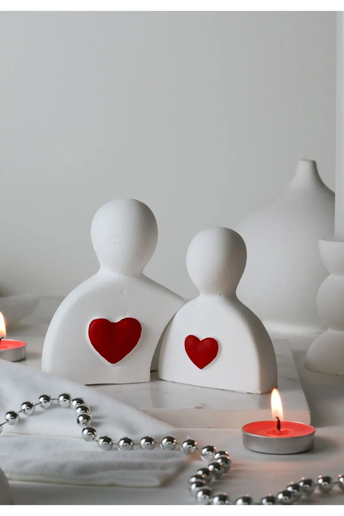 LALEZEN HOME Kırmızı Kalpli Sevgili Obje Biblo: Modern ve Anlamlı Hediye