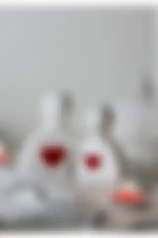 LALEZEN HOME Kırmızı Kalpli Sevgili Obje Biblo: Modern ve Anlamlı Hediye