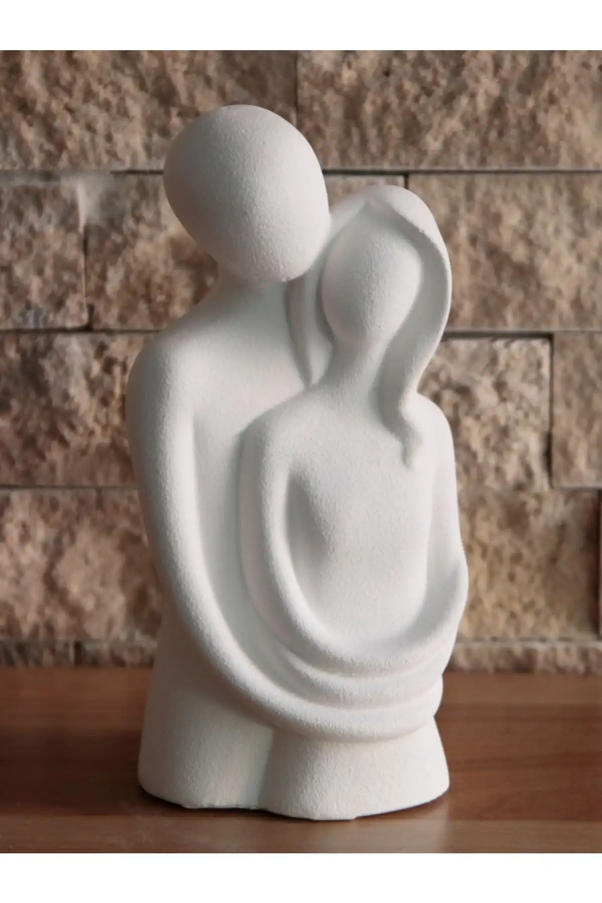 Stonnish Sarılan Çift Biblo: Modern Dekorasyon İçin Dayanıklı Seçenek
