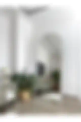 EFFE YAPI DEKOR ve Ersan Dizayn Ayaklı Beyaz Aynalarının Karşılaştırması
