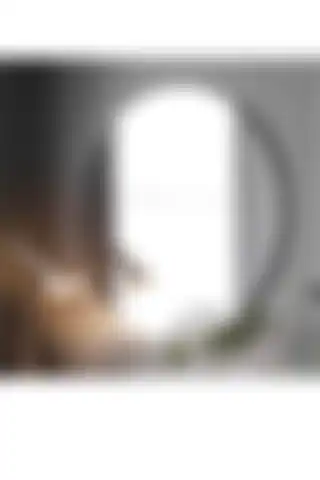 İki Farklı Duvar Aynası Modeli: 7 CAM AYNA 35 cm Çerçevesiz ve Red Proje Beyaz Ayna R45 Karşılaştırması