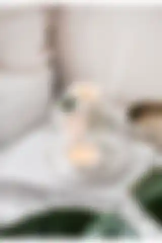 LALEZEN HOME Çiçekli Kız ve Sarılan Çift Heykeli Biblo Karşılaştırması