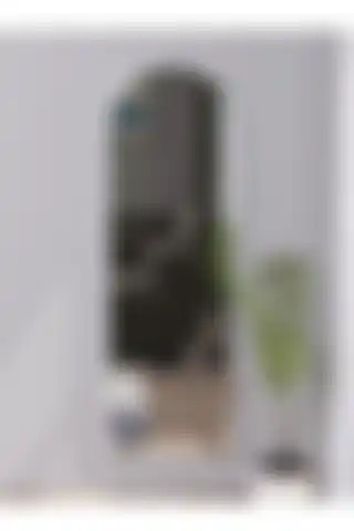 İki Farklı Model: DekorLife ve Rivomo Beyaz Dekoratif Boy Aynası Karşılaştırma