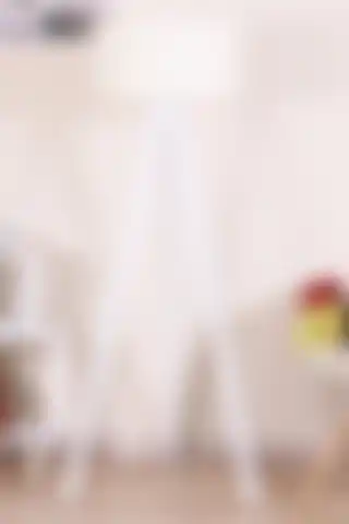 Home&More ile Modamonline 3 Ayaklı Lambaderlerin Karşılaştırması