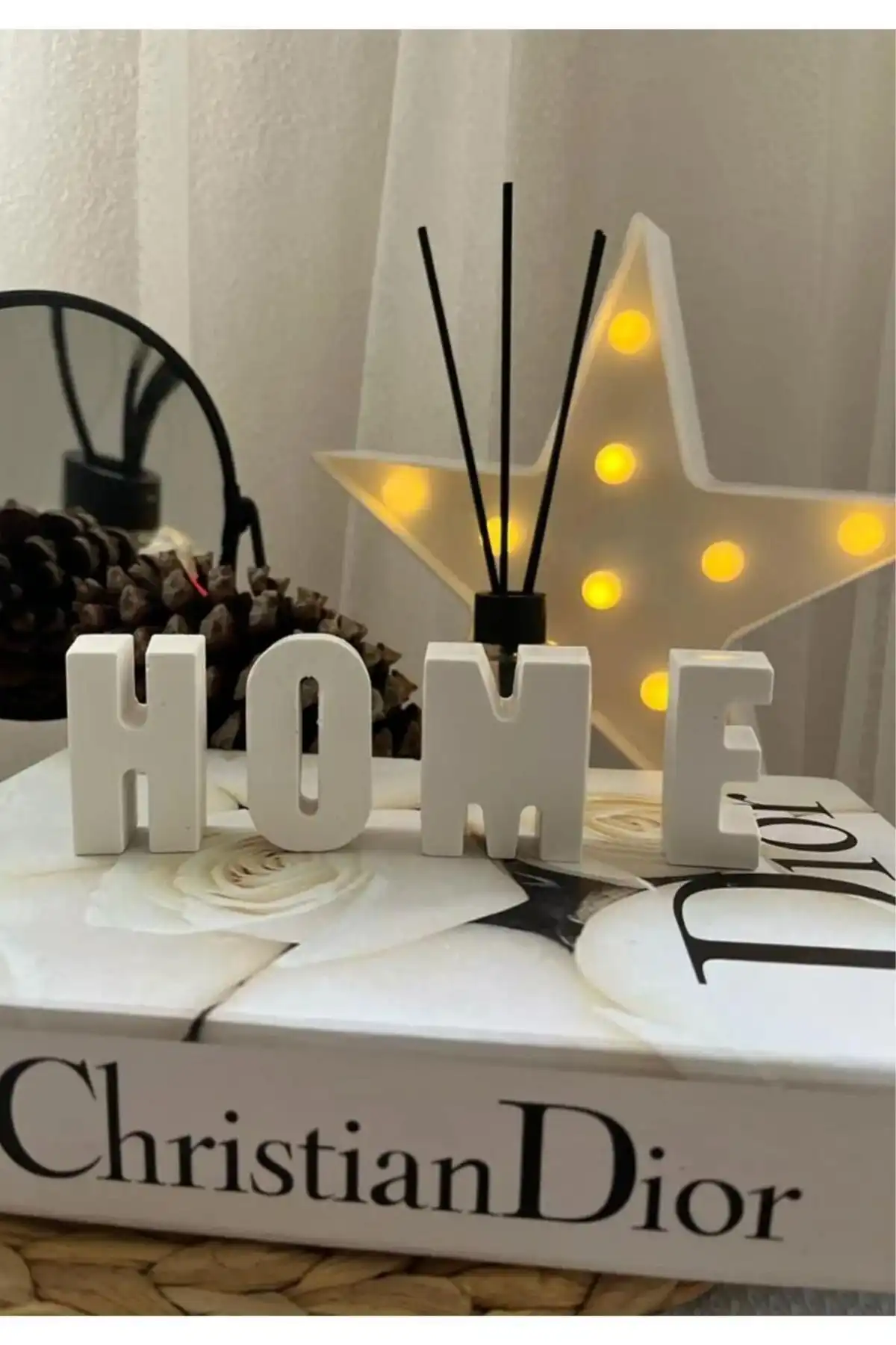 Dekoratif Obje Biblo: Home Yazısı ile Modern Dekorasyonda Estetik
