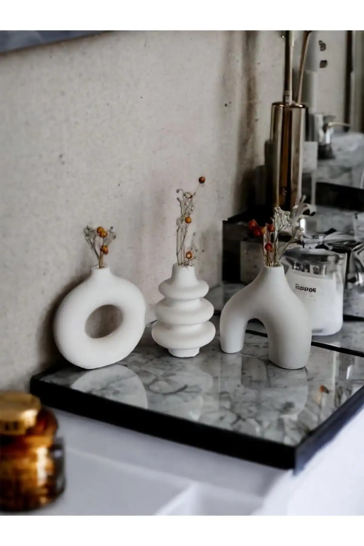 Havalı Tasarım Minimal Vazo Seti ile Modern Dekorasyonunuzu Tamamlayın