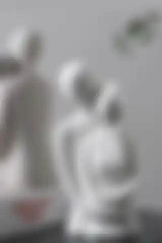 LINECRAFT Sonsuz Aşk Sarılan Sevgili Heykeli ile Evinizi Şıklaştırın