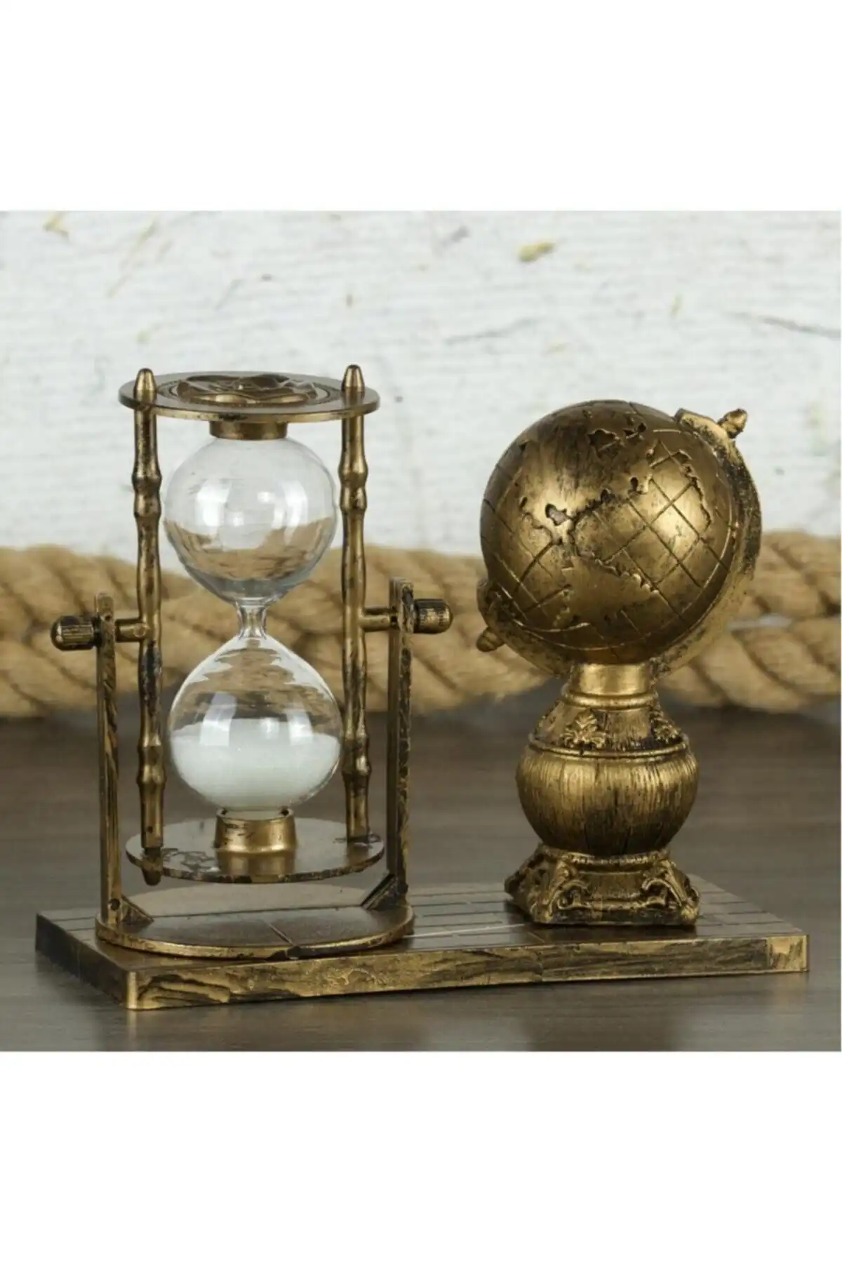 ZarifGold Kum Saatli Dünya Biblo: Modern ve Estetik Dekorasyon Seçeneği