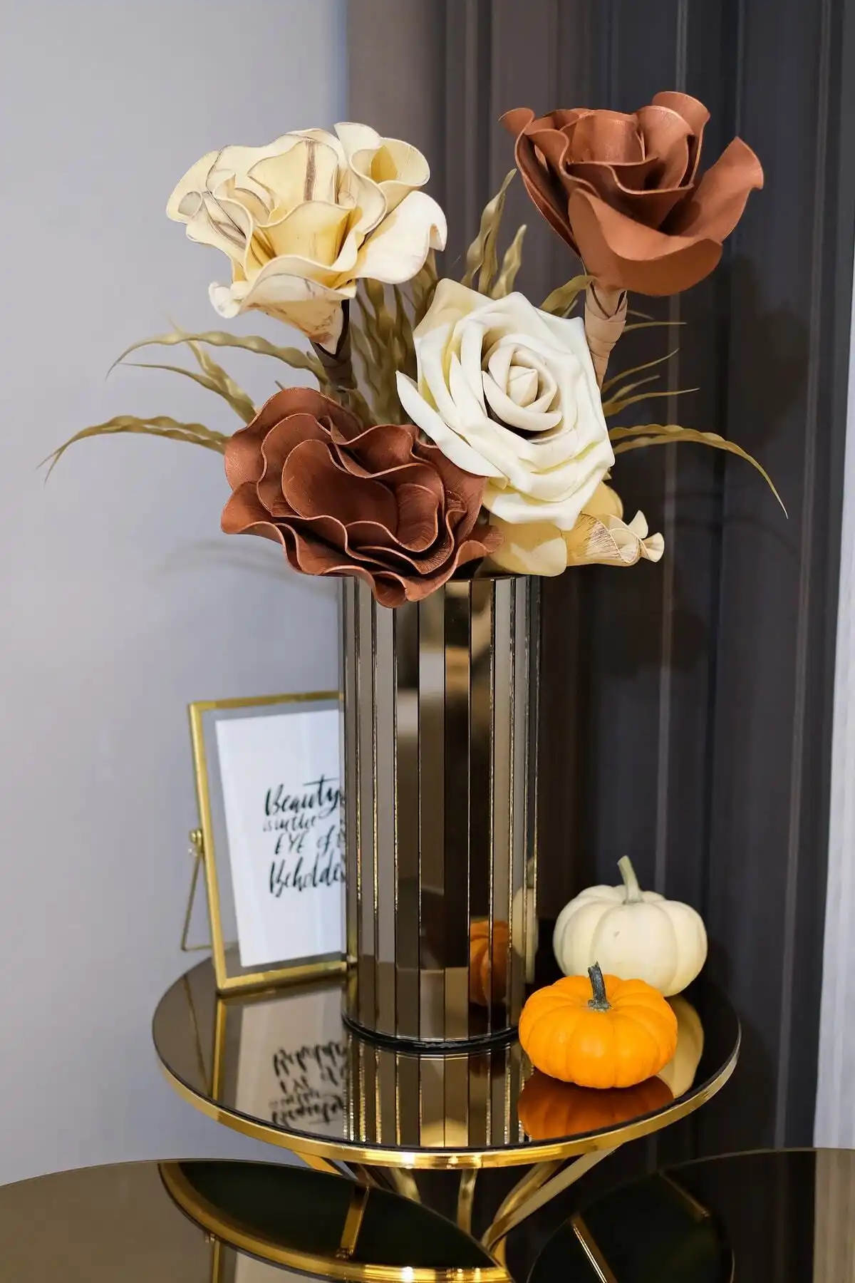 Homila 30 Cm Bronz Aynalı Vazo ile Estetik ve Kullanışlı Dekorasyon