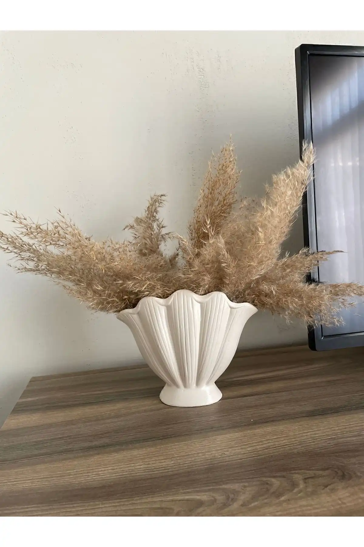 Vanilia Concept İstiridye Vazo ile Modern ve Şık Bir Dekorasyon Yaratın
