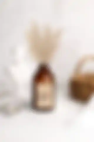 LALEZEN HOME Yuva Etiketli Amber Cam Vazo ile Şık Ev Dekorasyonu