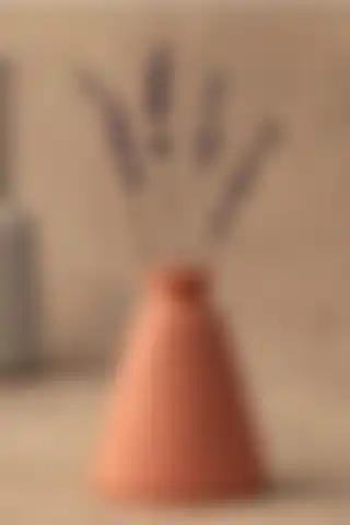 LİNECRAFT Konik Vazo ile Evinize Şıklık ve Estetik Katın