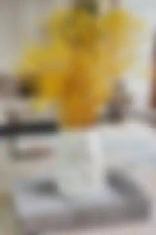 Serengeti Dekoratif Vazo: Estetik ve Fonksiyonelliğin Buluşması