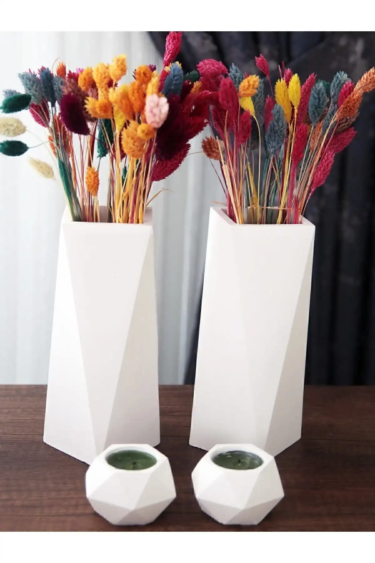 Geometrik Uzun Vazo ve Tealight Mumluk Seti ile Modern Dekorasyon