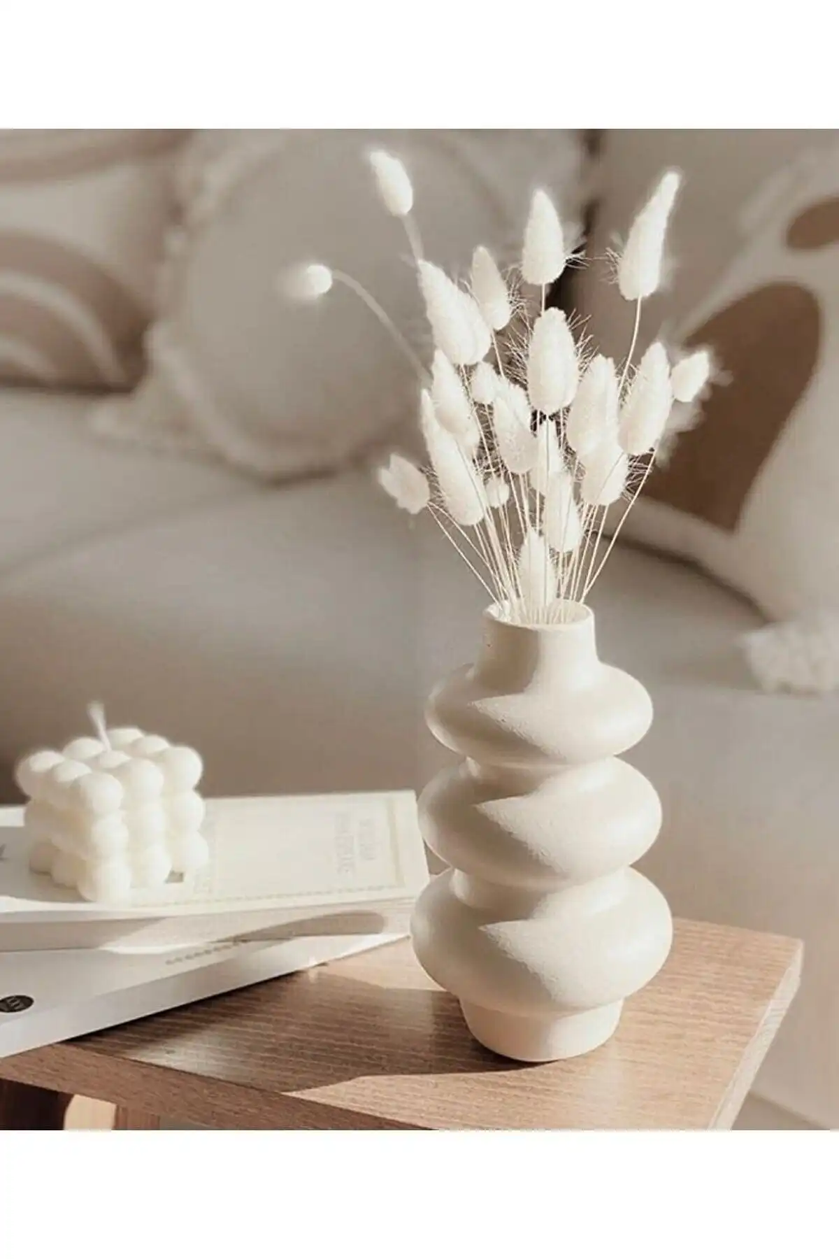LİNECRAFT İskandinav Beyaz Minimal Vazo Twist: Modern Tasarımın Simgesi